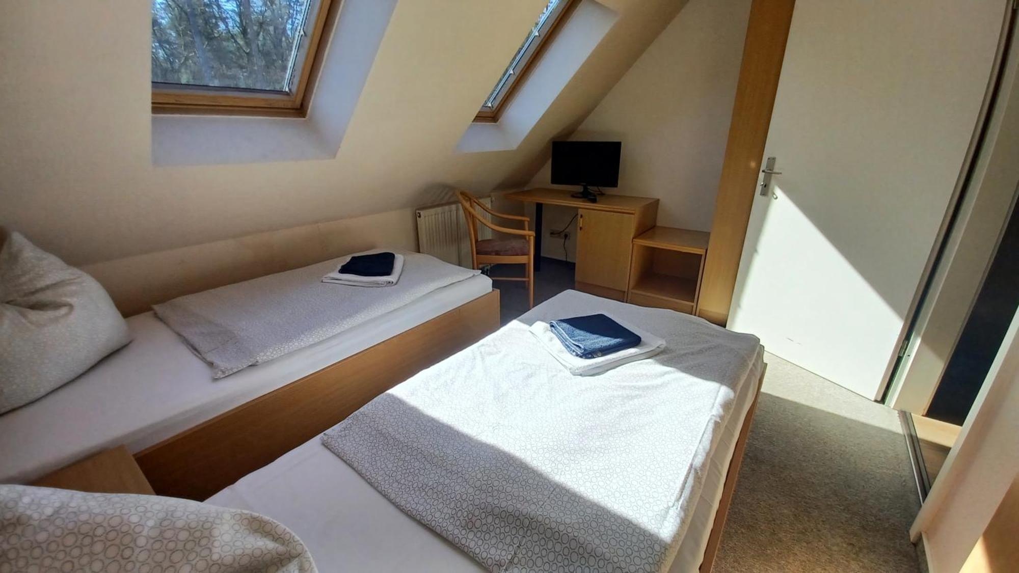 Haus Waldesruh Hotell Petersdorf  Rum bild